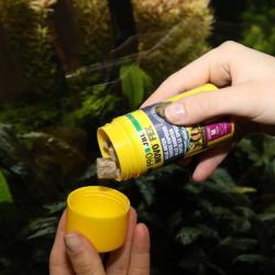 Fisketilskud - Probiotisk foder til sundere akvariefisk. Køb nu på tildinfisk.dk - hurtig levering!