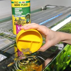 JBL Pro Novo Pleco foder til sugemaller - optimal ernæring til dine plecos. Køb nu på tildinfisk.dk.
