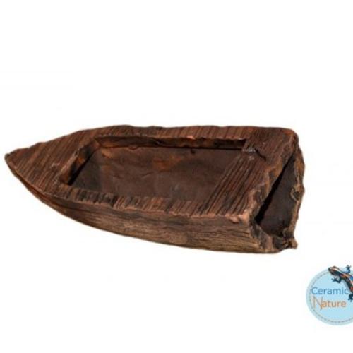 Brun keramisk akvariebåd dekoration, naturtro trælook, til kreativ udsmykning i akvarium fra tildinfisk.dk.