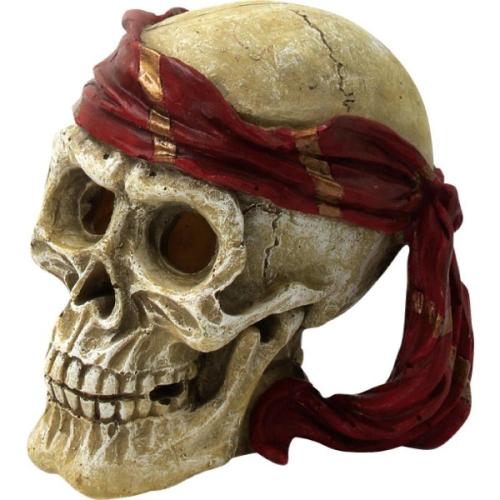 Dekorativt piratskalle-akvarieornament med rødt bånd til tematiske akvarier og undervandslandskaber.