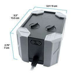 En sort akvarie luftpumpe med to udløb og måleangivelser, optimal til forbedring af vandkvaliteten i akvarier.