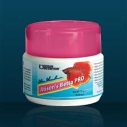 Ocean Nutrition Atison's Betta PRO foder til kampfisk i en pink lågbeholder, til styrket farve og sundhed.