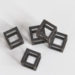 Akvariekuber som huler til rejer og yngel