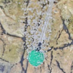 Sæt med to grønne JBL ProSilent kugleformede luftsten